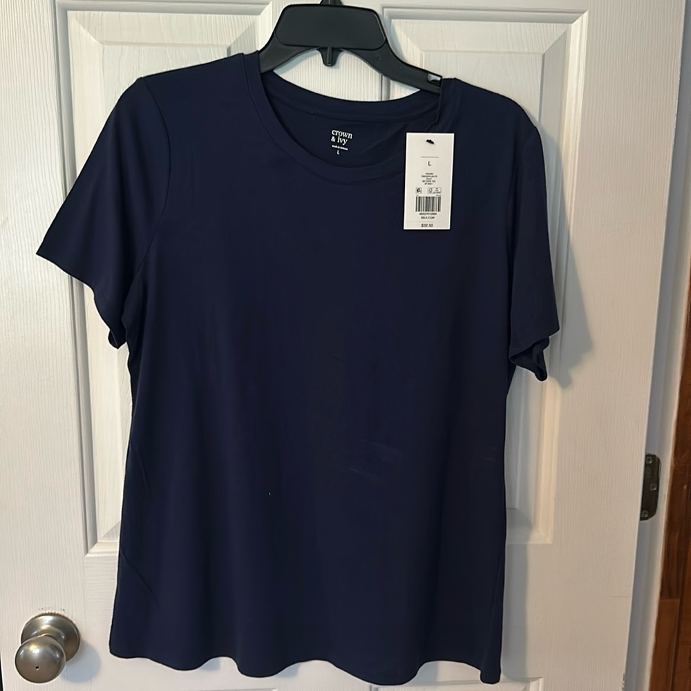 Crown & Ivy cotton top. Navy